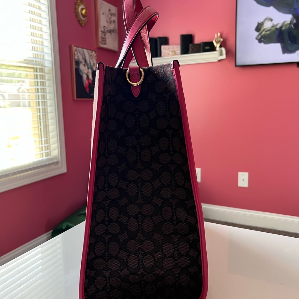 Coach signature Jaquard Dempsey Strawberry Patch Tote 40in